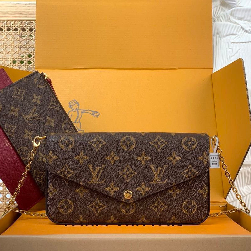 Pochette Chain Bag