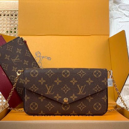 Pochette Chain Bag